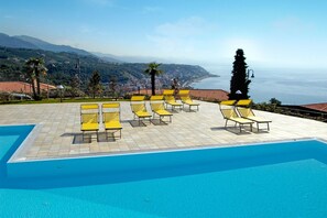 Pool - Apartment in Cogoleto with pool (Cogoleto)