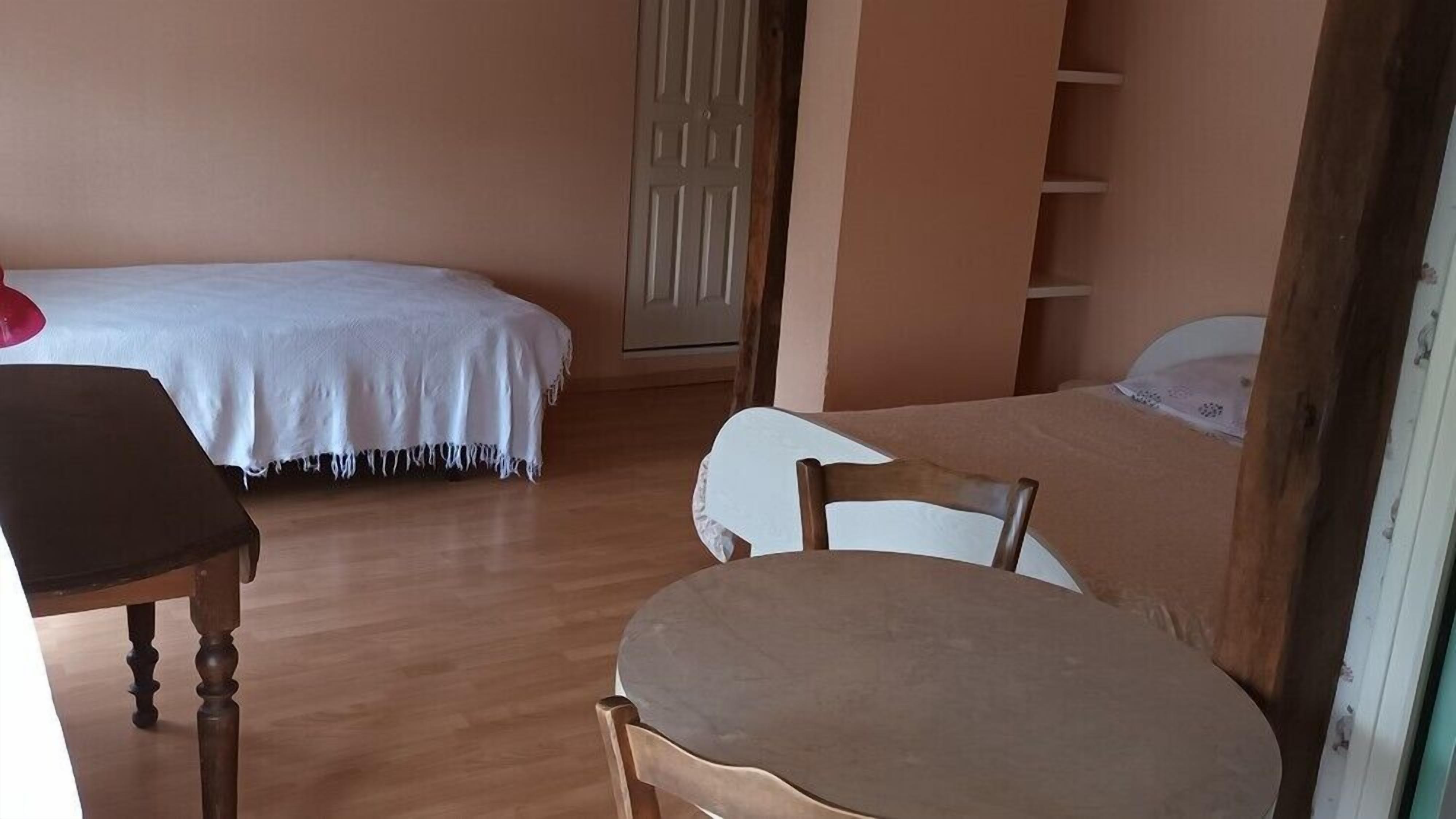 1 camera, Wi-Fi, lenzuola