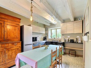 House | Dining - Neulliac Family Cottage With Pool (Neulliac)
