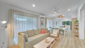 TV - Miss Maggie - a relaxed island retreat (Horseshoe Bay)