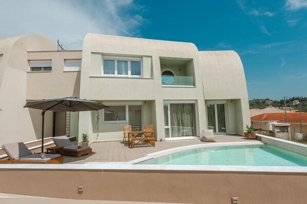 Villa | Pool | Indoor pool, outdoor pool - Chic Family Villa With Pool in Syvota (Igoumenitsa)