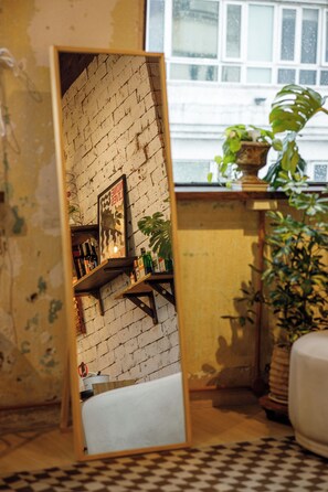 Interior - The Artist Raw Brick Studio | 2BR -  1 Sofa Bed - 5 mins to Bui Vien (Thành phố Hồ Chí Minh)