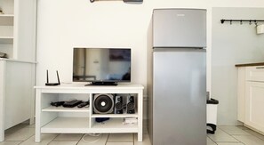 Interior - LA NASSA Cozy apartment with free Wi Fi 100 meters from the beach (Porto Alabe)