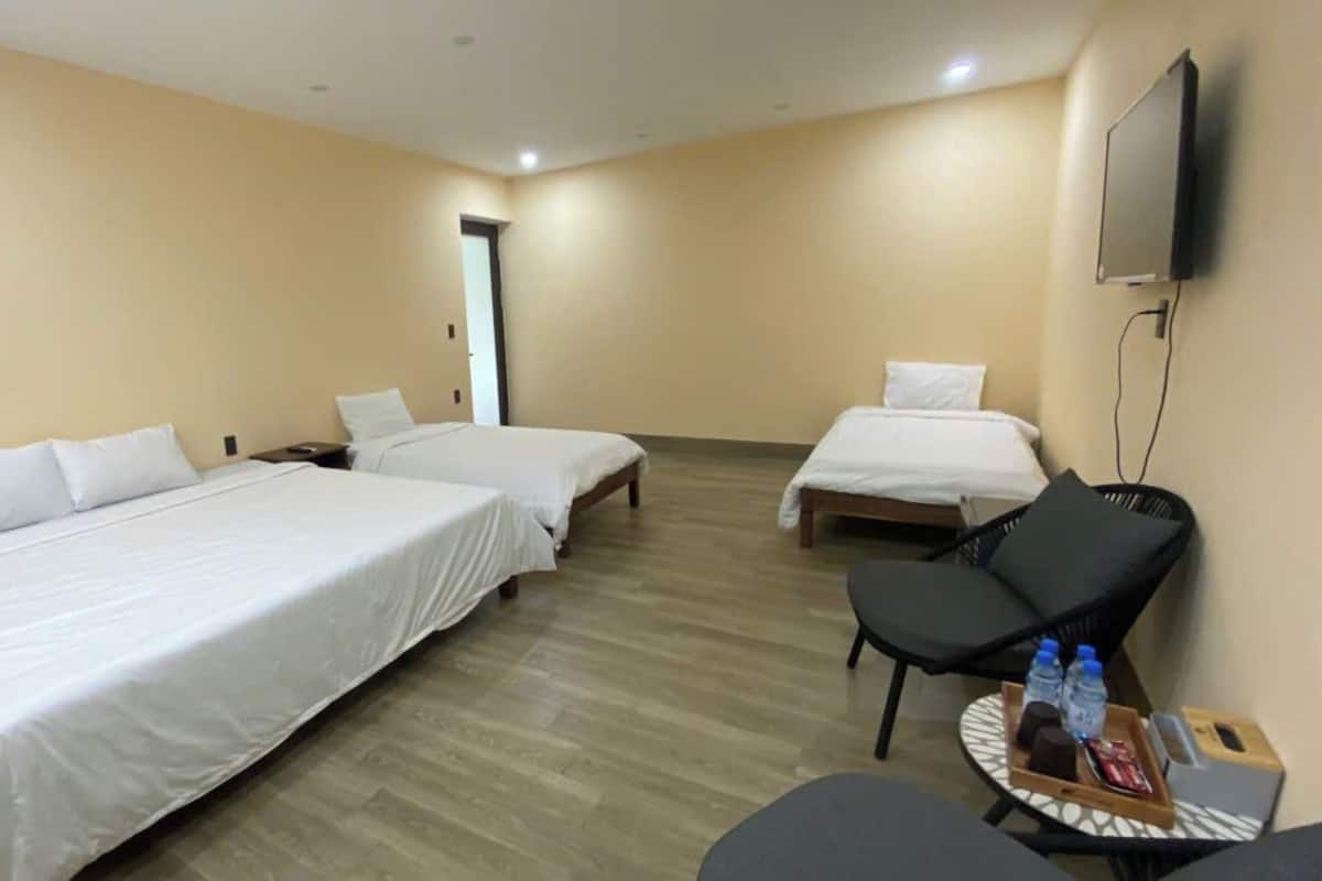 Family Triple Room | In-room safe, WiFi (free), individually furnished, bed sheets