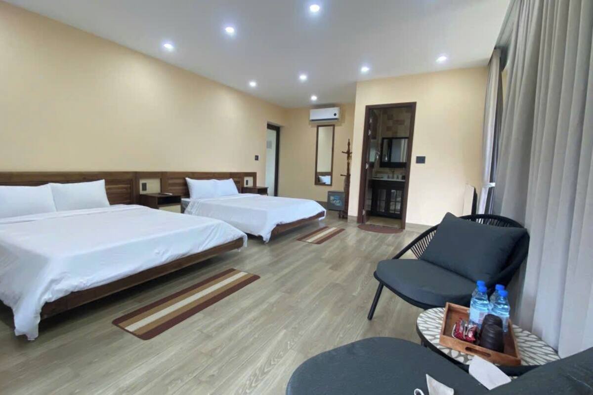 Quarto quádruplo família, vista para o rio | Cofres nos quartos, Wi-Fi de cortesia, individualmente mobiliados
