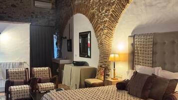 Doppelzimmer, Balkon, Talblick | Schreibtisch, kostenloses WLAN