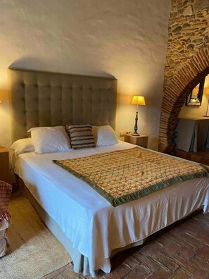 Double Room, Balcony, Valley View