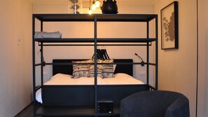 Comfort suite, uitzicht op haven | Een kluis op de kamer, geluiddichte muren, gratis wifi