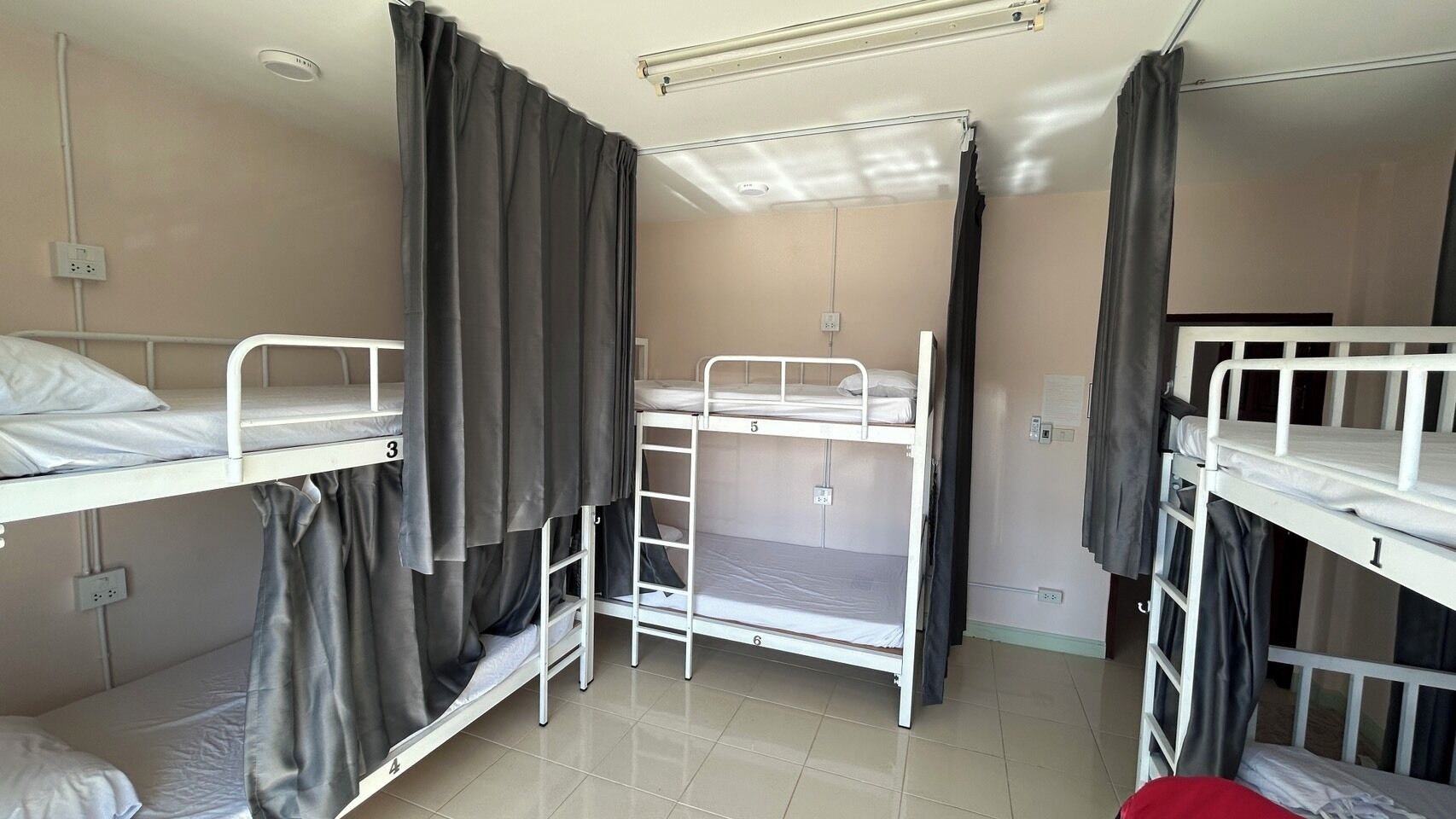 이코노미 공용 도미토리