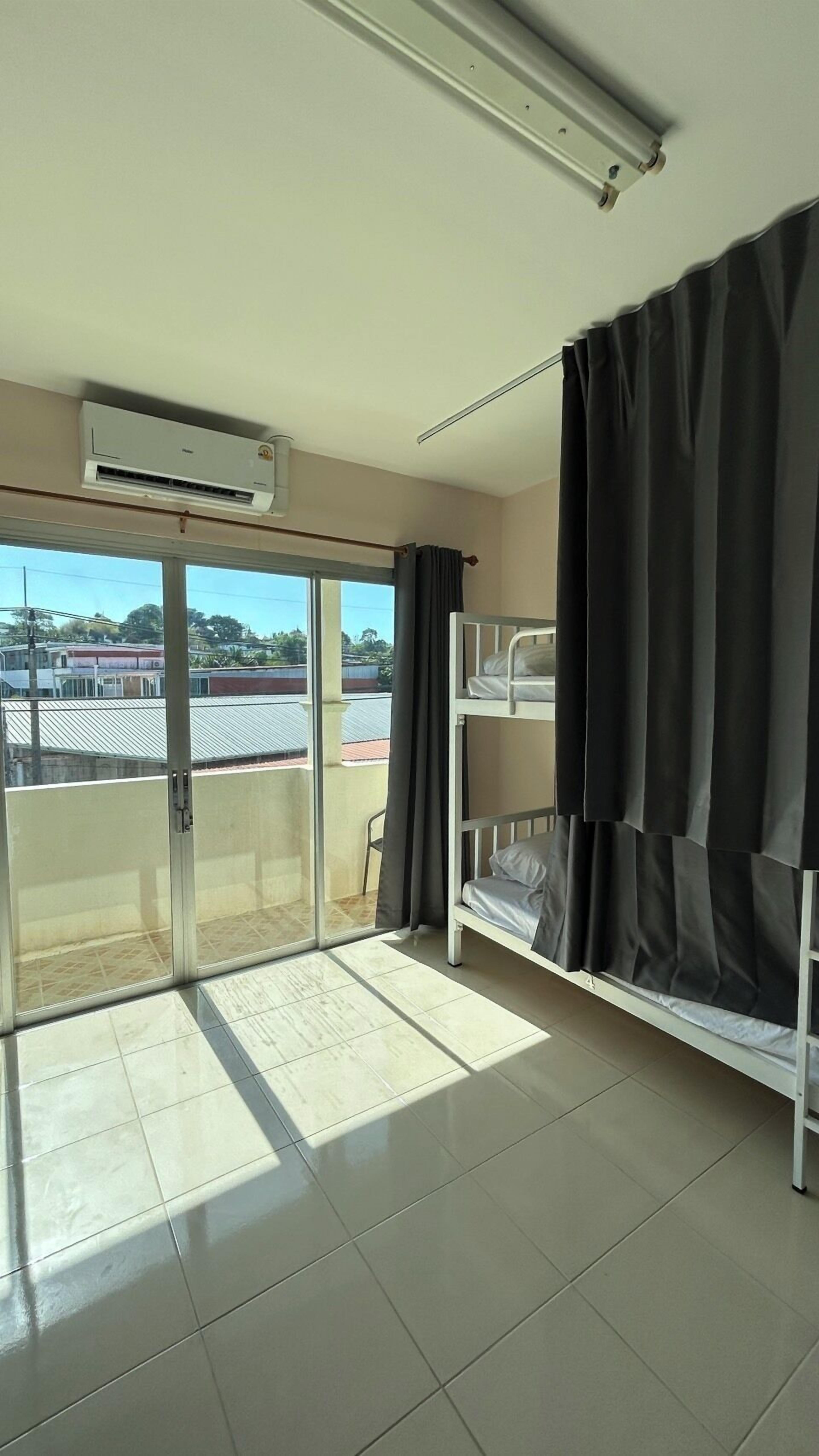 Economy Shared Dormitory, Women only