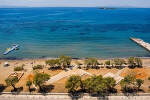 Beach - Vouliagmeni Square Residence |Elegant Riviera Stay (Vouliagmeni)