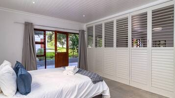 3 bedrooms, desk, free WiFi, bed sheets