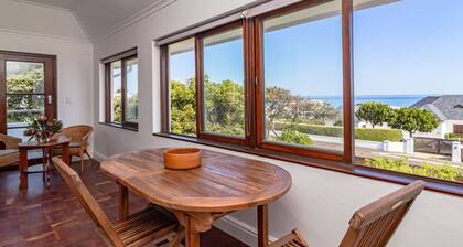 144 on 10th | Voelklip Home | Sea & Mountain Views