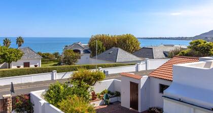 144 on 10th | Voelklip Home | Sea & Mountain Views