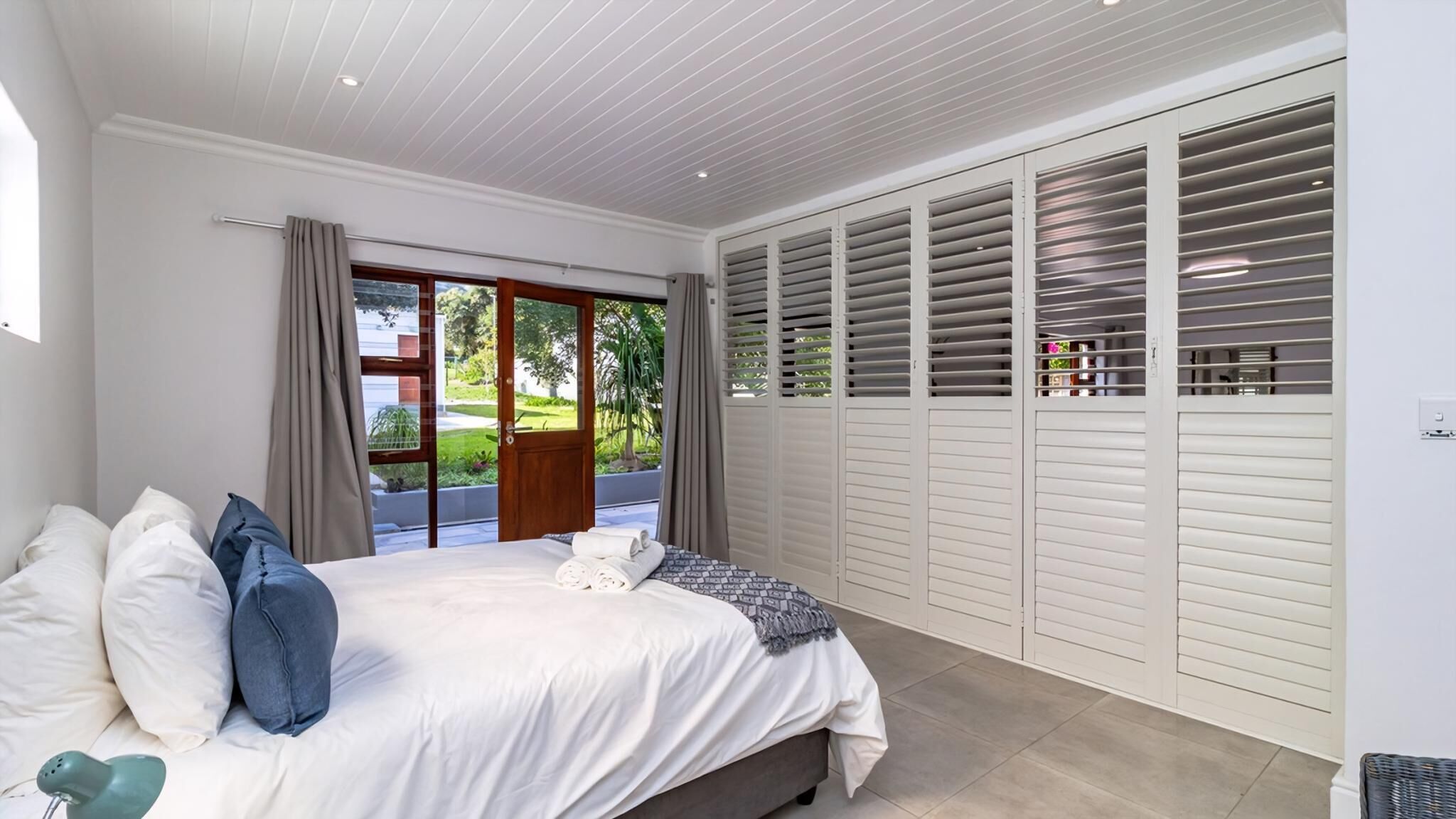 3 bedrooms, desk, free WiFi, bed sheets