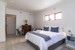 3 bedrooms, desk, free WiFi, bed sheets