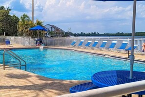 Outdoor pool - Bahia Del Sol Condo (Ruskin)