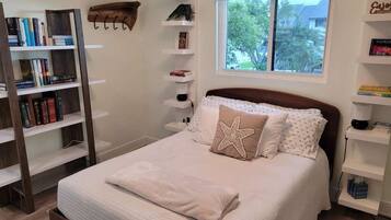 Comfort Condo, 2 Bedrooms | Free WiFi