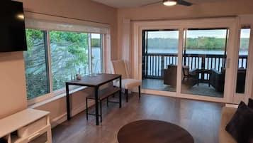 Comfort Condo, 2 Bedrooms | Living area