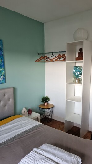 3 chambres, fer et planche à repasser, accès Internet, draps fournis
