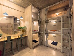 Dormitorio compartido Deluxe, dormitorio mixto, aire acondicionado