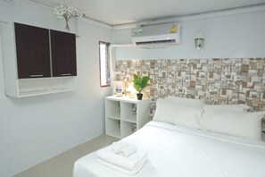 Escrivaninha, Wi-Fi de cortesia, roupa de cama