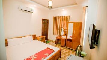 Estudio clásico, balcón, vistas a la ciudad