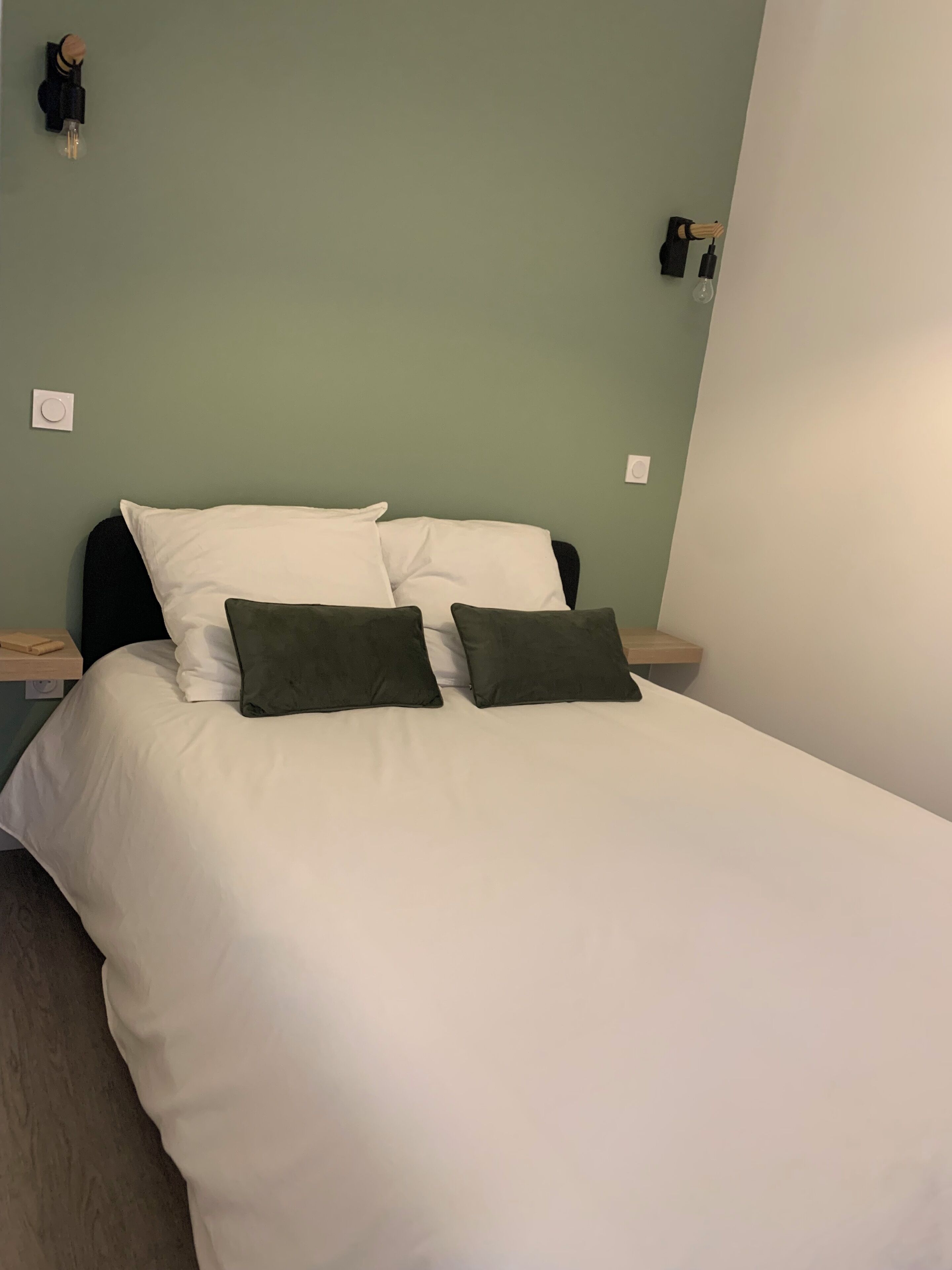 2 slaapkamers, een strijkplank/strijkijzer, wifi, beddengoed