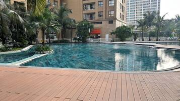 2 piscinas externas