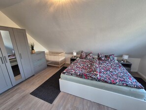 2 sovrum, strykjärn/strykbräda, resesäng och gratis wi-fi