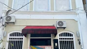 Perincian bahagian luar