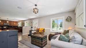 Smart TV, fireplace, stereo, offices