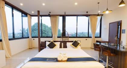 Reunion DeHomes - Premium Suites