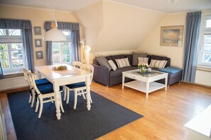 Living area - Hafenromantik in 2 Minuten zum Greetsieler Hafen (Krummhörn)