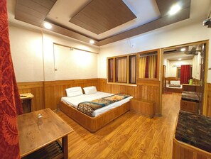Double Room - Hotel Shalimar Near Mall Road Nainital (Nainital)