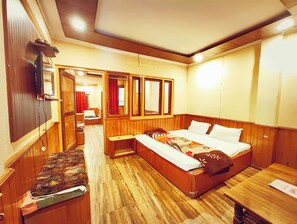 Double Room - Hotel Shalimar Near Mall Road Nainital (Nainital)