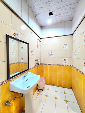 Chambre Double Deluxe, vue lac | Salle de bain