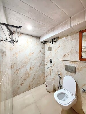 Double Room | Bathroom - Hotel Shalimar Near Mall Road Nainital (Nainital)