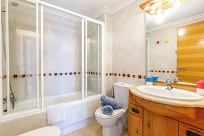 Shower, hair dryer, bidet, towels - APARTMENT IN PLAYA PRÍNCIPE DE LA MANGA (La Manga)