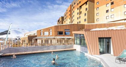 Retreat With Shared Pool and Terrace