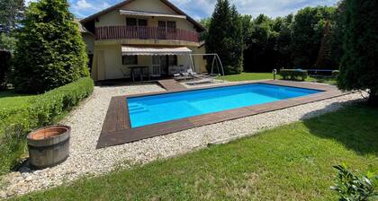 Ferienhaus zu vermieten für 8+2 Gäste mit Außenpool und Klimaanlage