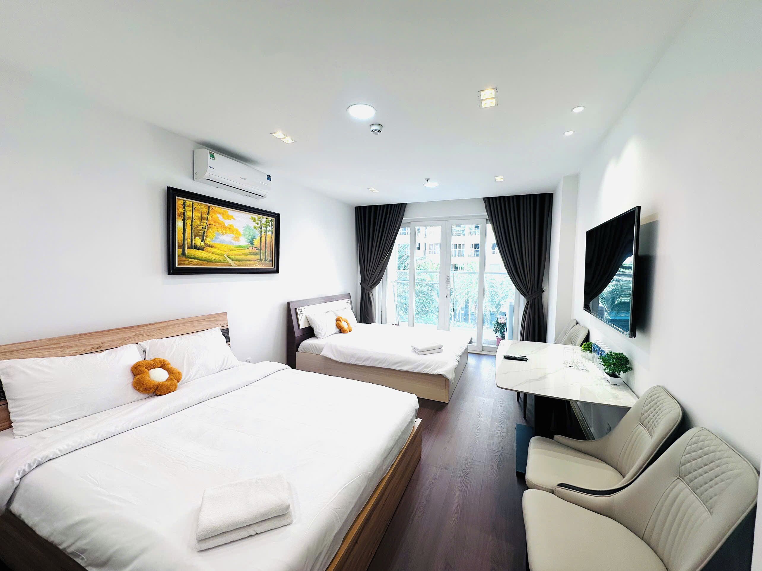 Standard Apartment, Multiple Beds, Kitchen, Pool View