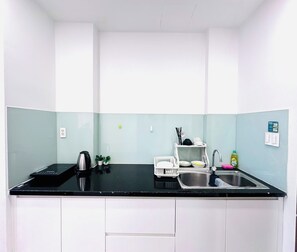 Standard Apartment, Multiple Beds, Kitchen, Pool View | Private kitchen - Lemon Skycenter Near The Airport (Tan Son Hoa)