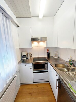 Private kitchen - Vrbo Property (Laax)