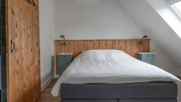 Blackout drapes, iron/ironing board, free WiFi