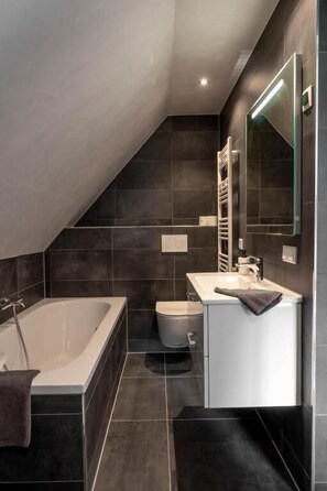 Bathroom - Het Heerengoedt (Ambt Delden)