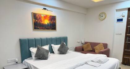 Cozy 1-bedroom studio in fantastic Jaipur with AC and fitness room