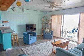 DVD player - Cute, spacious 1-bedroom oceanfront condo with free WiFi, an outdoor pool, and an expansive balcony located midtown! (Ocean City)
