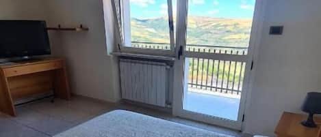 Classic Double Room, Balcony, Hill View