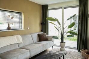 House | Living room - Sea View Apartment With Terrace for 8 (Elahuizen)